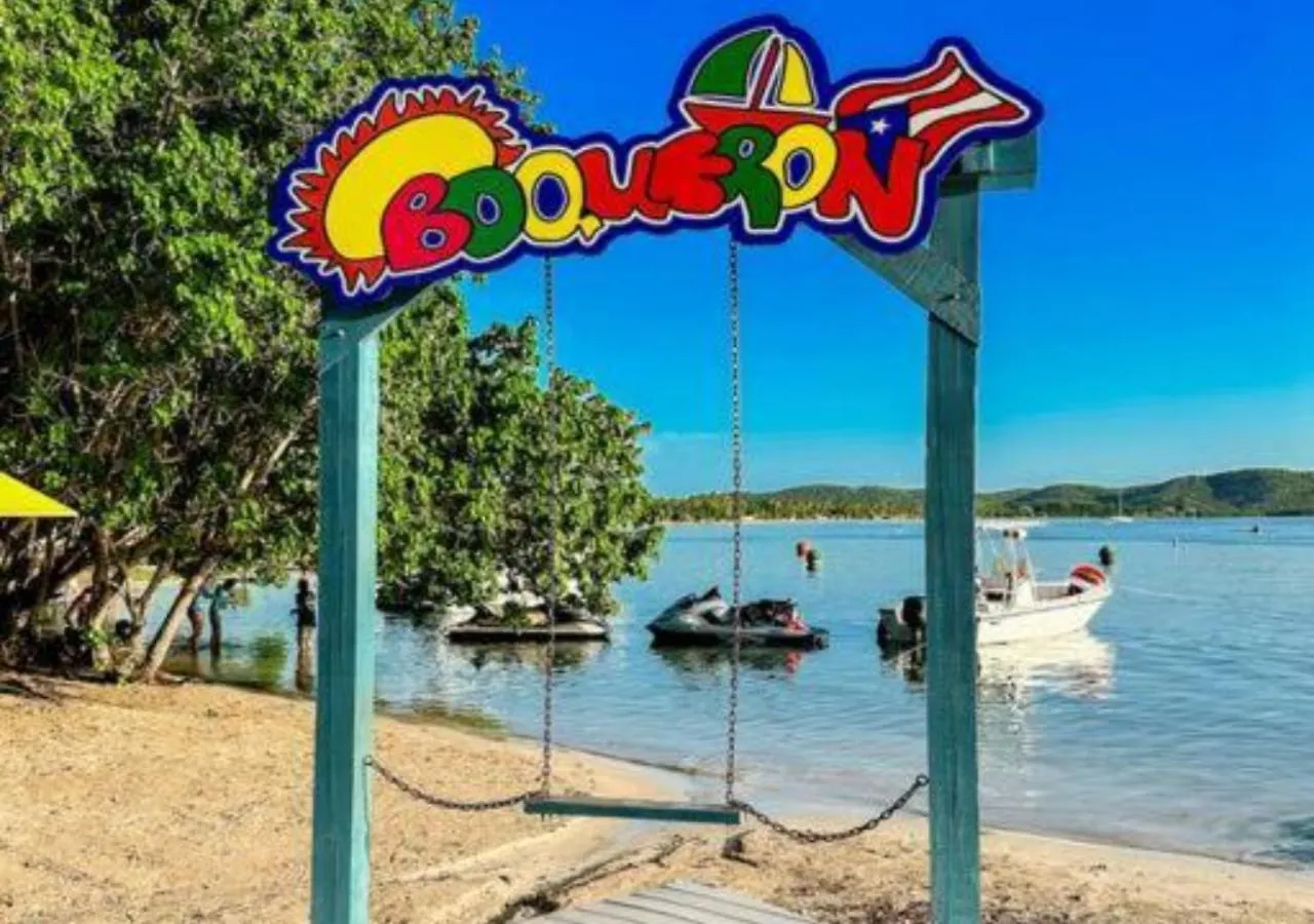 Centrally Located Beach And Restaurant Centric Cabo Rojo Daire